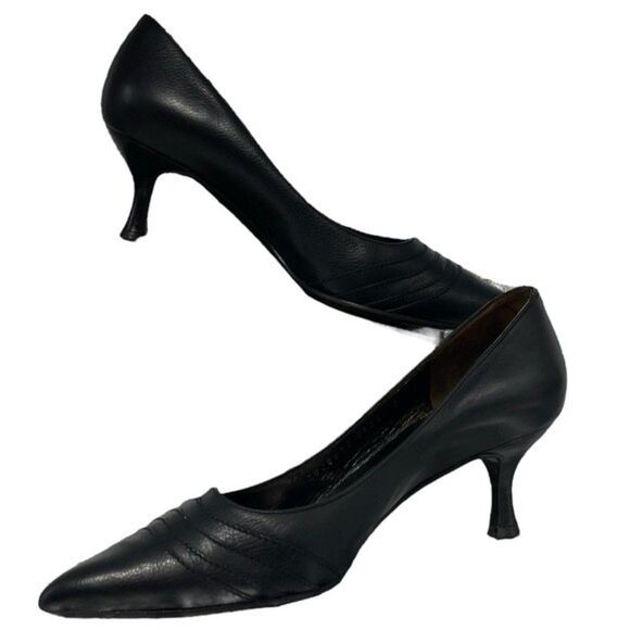 Vintage Salvatore Ferragamo Pointed Toe Kitten Heels - Picture 3 of 12